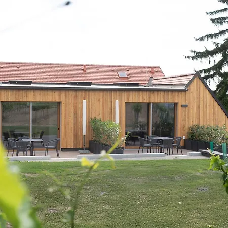 Orman Evi Weinrefugium Am Wagram - Weingut Oehlzelt *