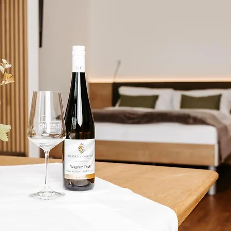 Weinrefugium Am Wagram - Weingut Oehlzelt * Feuersbrunn